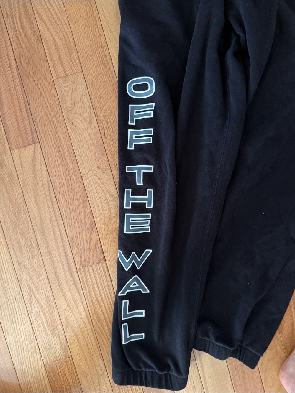 Vans Black Elastic Waist Shorts - Picture 3 of 6